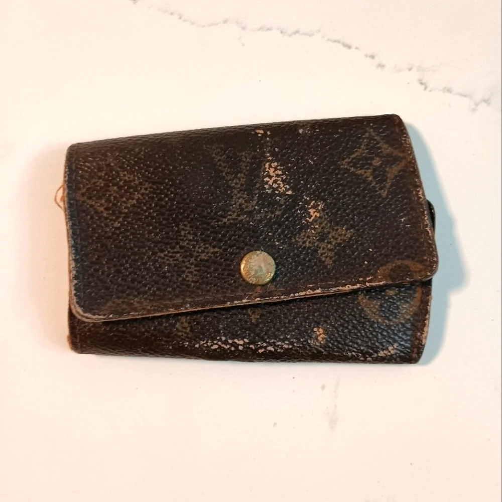 Authentic LOUIS VUITTON Monogram Multicles 6 Key Case
